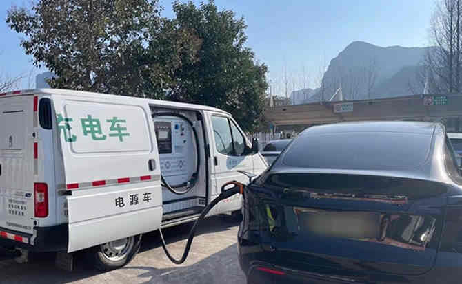 江永汽车搭电
